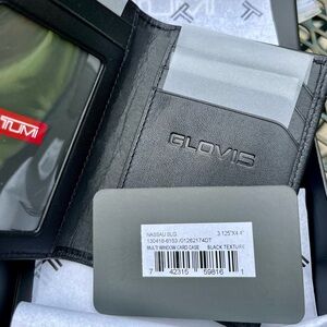 Tumi Nassau-Multi Window Card Case